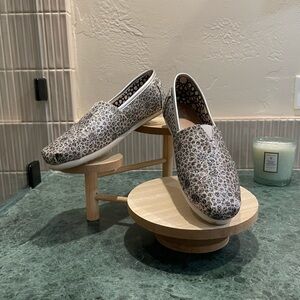 TOMS Print Slip-On Shoes
